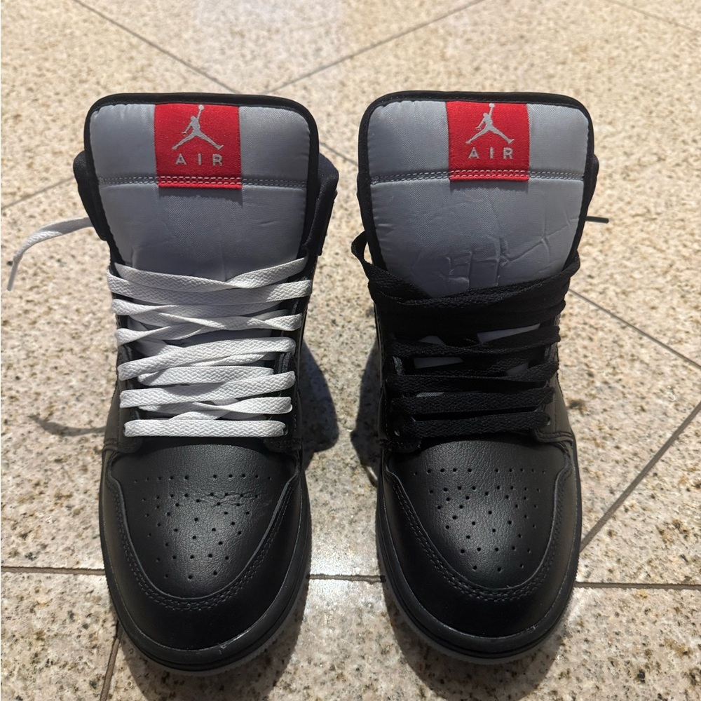 Nike Air Men's Black and Gray Sneakers